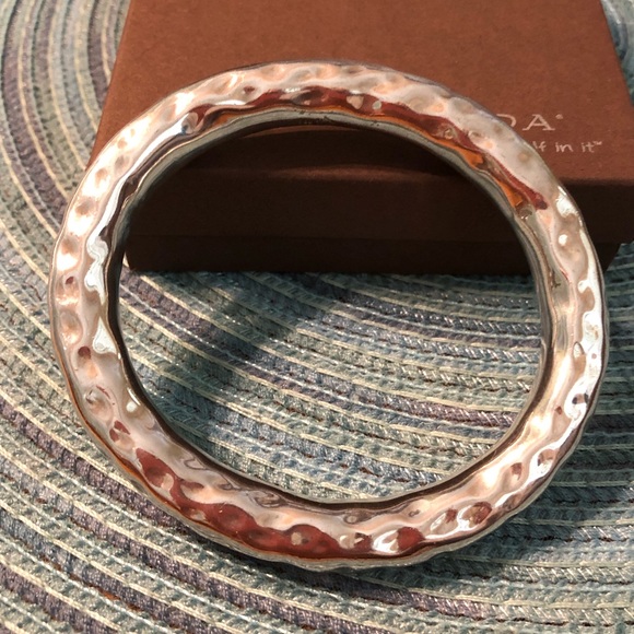 Silpada Oval Hammered Sterling Bangle Bracelet B1117 - Picture 5 of 16